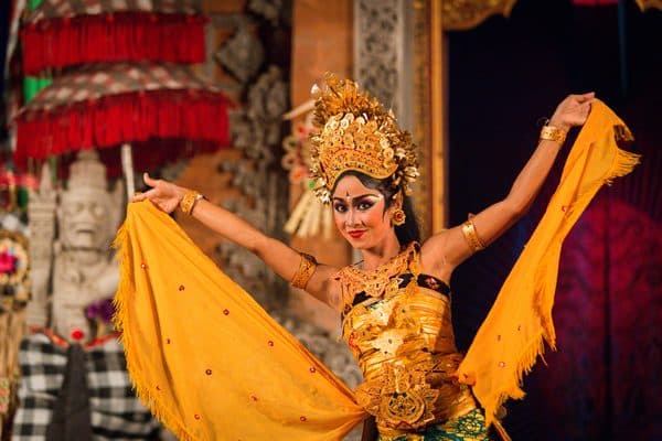 dancer woman costumes indonesie e1519094513292