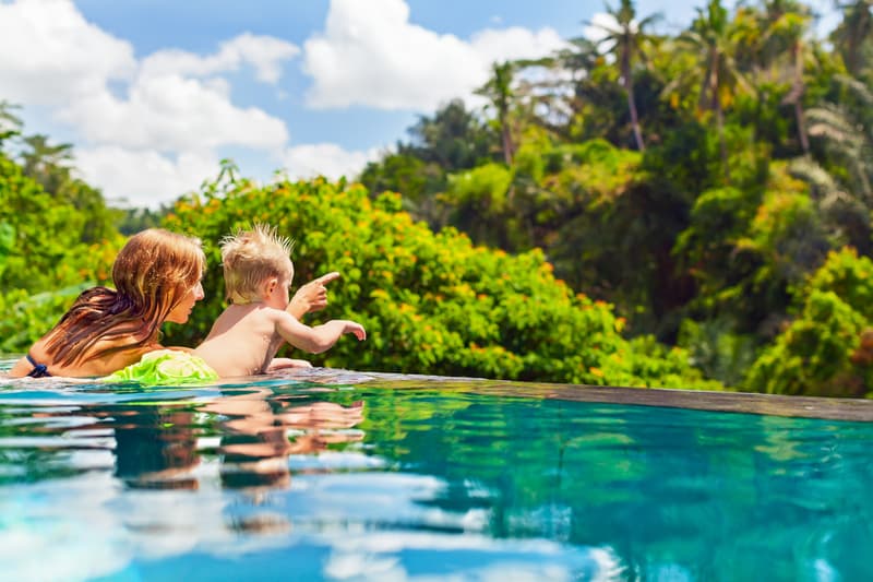 Viaggiare con i bambini in Indonesio